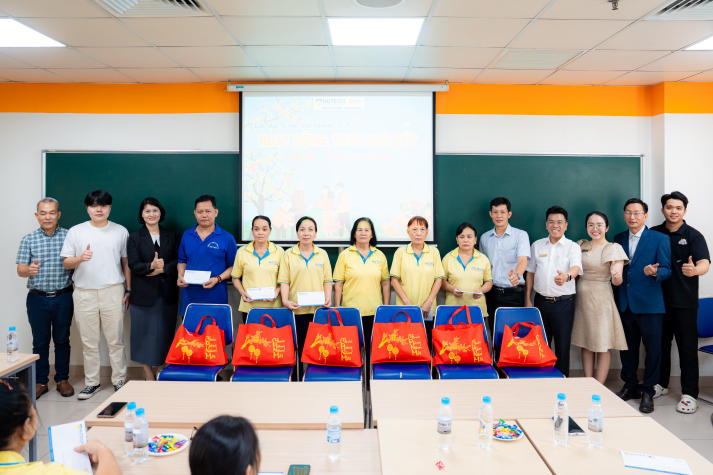 Khi mùa xuân được tạo nên từ ý thức sẻ chia của Khoa Tài chính - Thương mại 13WIN13 30