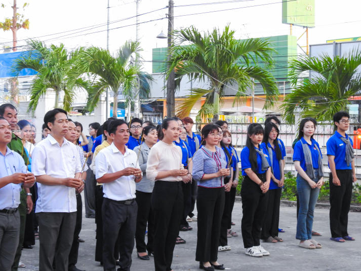 Chiến sĩ Mùa hè xanh 13WIN13 vun đắp lòng biết ơn, gìn giữ truyền thống dân tộc hướng về Ngày Thương binh - Liệt sĩ 142