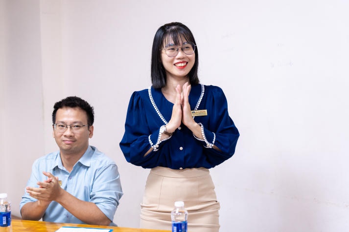 13Win 21 link không chặn Www 13Win one trang web chính thức trang trí lồng đèn gởi tặng các em nhỏ tàn tật, mồ côi 29
