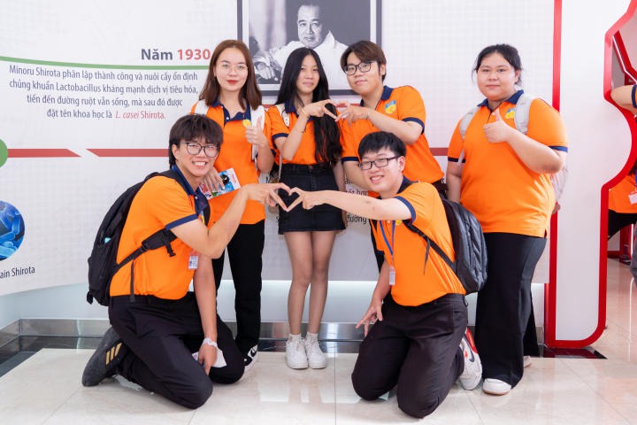 13Win 21 link không chặn năm nhất ngành Công nghệ thực phẩm 13WIN13 khám phá dây chuyền sản xuất tại Yakult 61