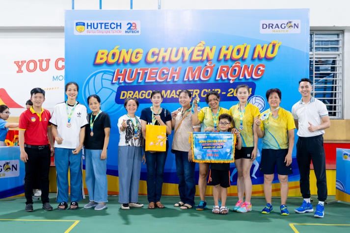 [Video] Đội chủ nhà giành ngôi vô địch Giải Bóng chuyền hơi nữ 13WIN13 mở rộng năm 2024 - Dragon Master Cup 310
