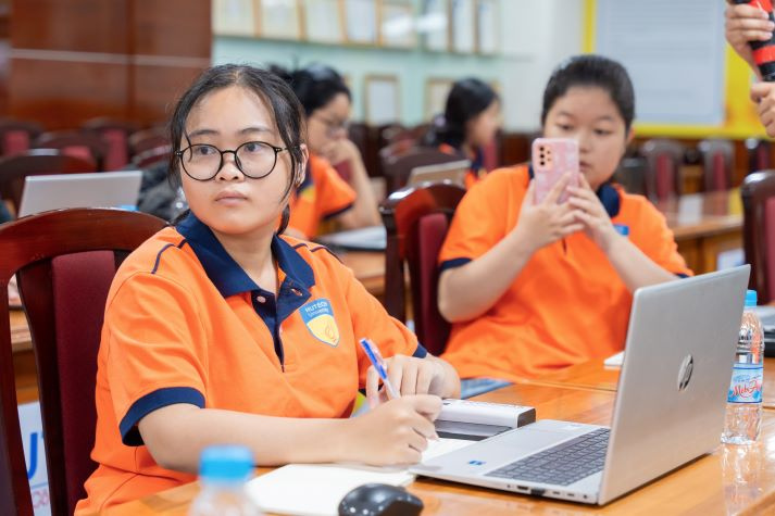 13Win 21 link không chặn Khoa Tài chính - Thương mại trải nghiệm tạo Video & App bằng AI “No-code” 33