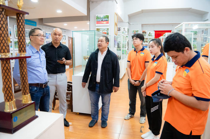 Tìm hiểu 13Win32 cá cược thể thao chuyên nghiệp tại Trung tâm Huấn luyện và Thi đấu TDTT TP.HCM cùng Tải app 13Win Quản lý thể dục thể thao 18