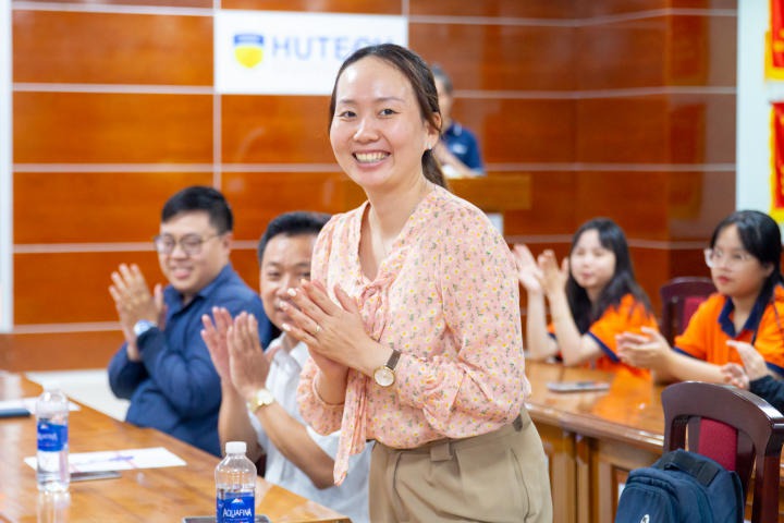 13Win 21 link không chặn Sòng Bài Trực Tuyến 13win.Com tranh tài sôi nổi tại buổi giao lưu học thuật về quản lý và phân tích dữ liệu trong Logistics 47