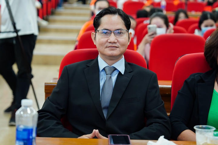 Students of the Faculty of Marketing - International Business learn the importance of digitalization in business. 25