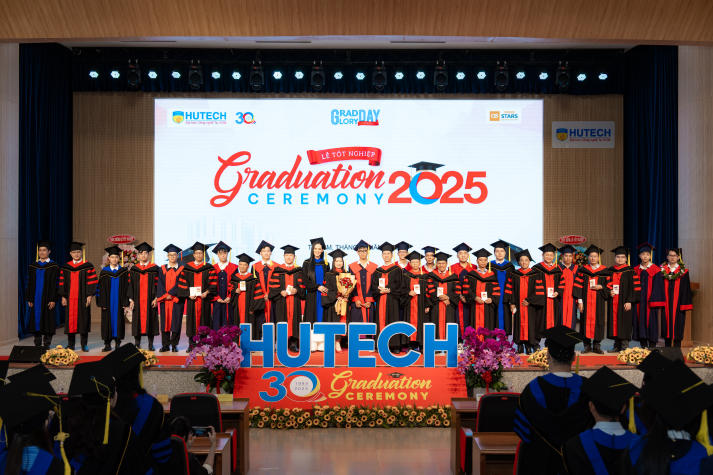 Người đẹp Hoa hậu Hoàn vũ Việt Nam 2015 truyền cảm hứng trong Lễ 13Win13 link đăng nhập 13WIN13 126