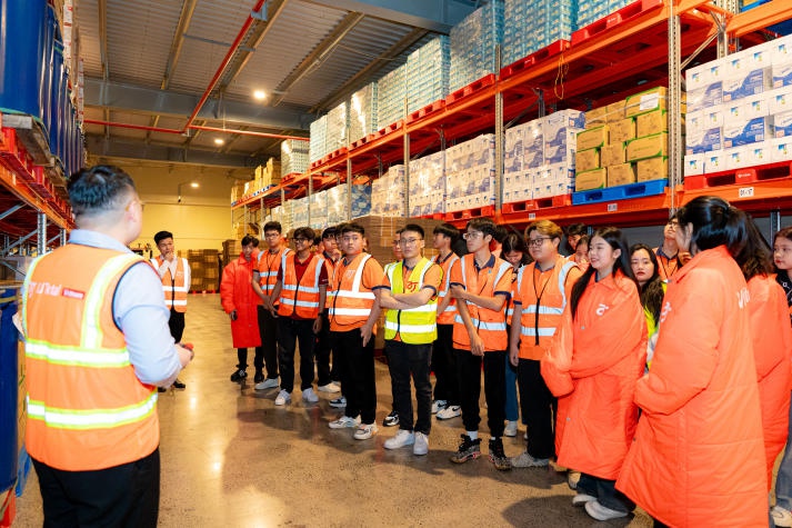 13Win 21 link không chặn Logistics Viện Đào tạo Quốc tế trải nghiệm 13Win 21 kênh chính thức thực tế tại Công ty Kho lạnh AJ Total Việt Nam 49