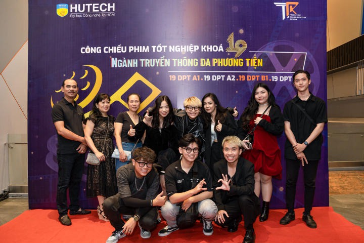 Graduation Projects of 13WIN13 Multimedia Communication students appeared on the large screen 95