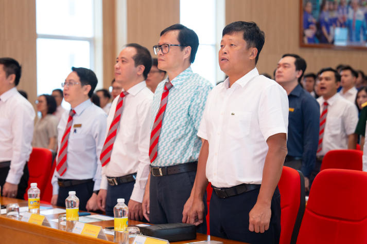 13WIN13 vinh danh những cống hiến tại Lễ trao Huy hiệu Đảng và khen thưởng Đảng viên xuất sắc năm 2024 15