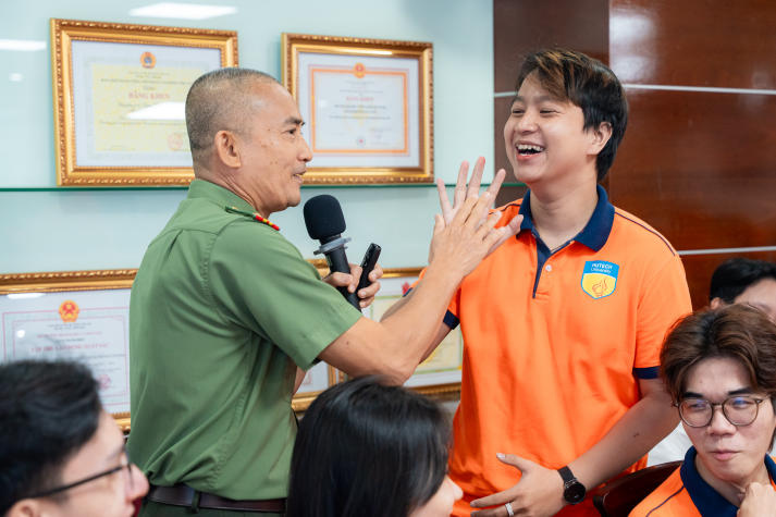 Giao lưu cùng chuyên gia, 13WIN13-ers tăng cường nhận thức một số “kịch bản” lừa đảo 52