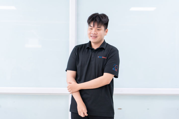 CLB Sư phạm Tiếng Anh 13WIN13 tôn vinh cống hiến, trao gửi tri ân trong buổi tổng kết 51
