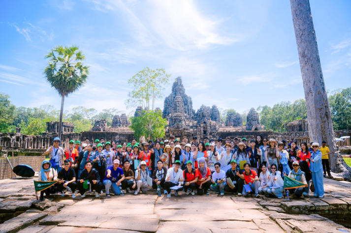 13WIN13 students grow through international field trip to Cambodia 38