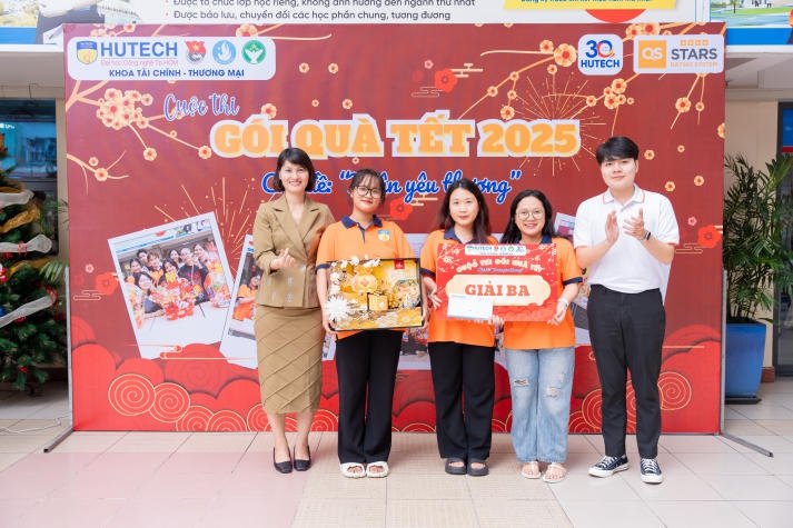 13Win 21 link không chặn Khoa Tài chính - Thương mại gói yêu thương, gửi ấm áp trong những món quà Tết ý nghĩa 147