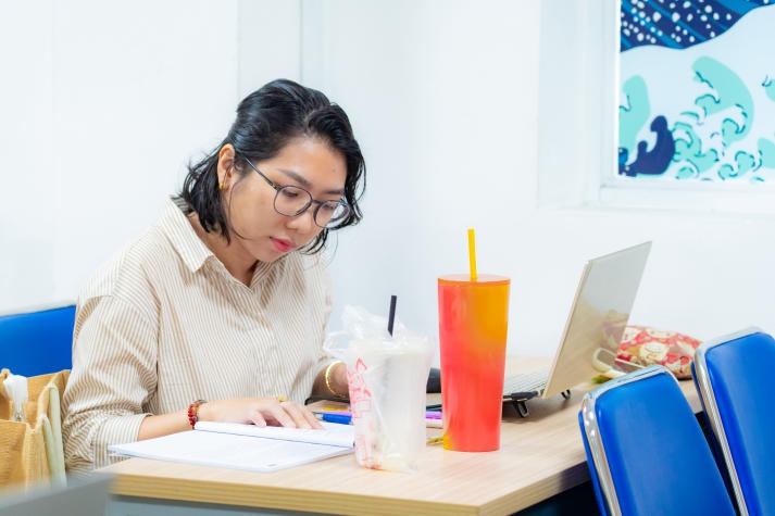 Giảng viên Khoa Nhật Bản học 13WIN13 nghiên cứu, nâng cao phương pháp 13Win nhà cái Truy cập link học phần “Dẫn luận ngôn ngữ” 100
