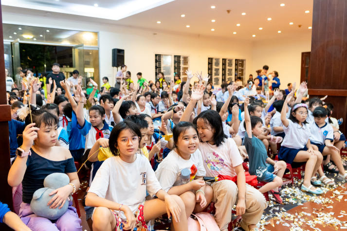 Thắp sáng đêm trăng yêu thương: 13Win 21 link không chặn Khoa Điều dưỡng - Kỹ thuật y học mang Trung thu đến với trẻ em Bình Thạnh 46