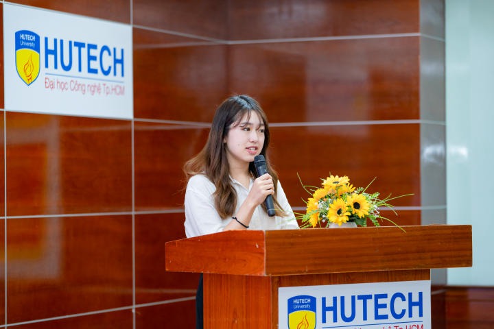 Ritsumeikan University (APU) students report their internship results at 13WIN13 78