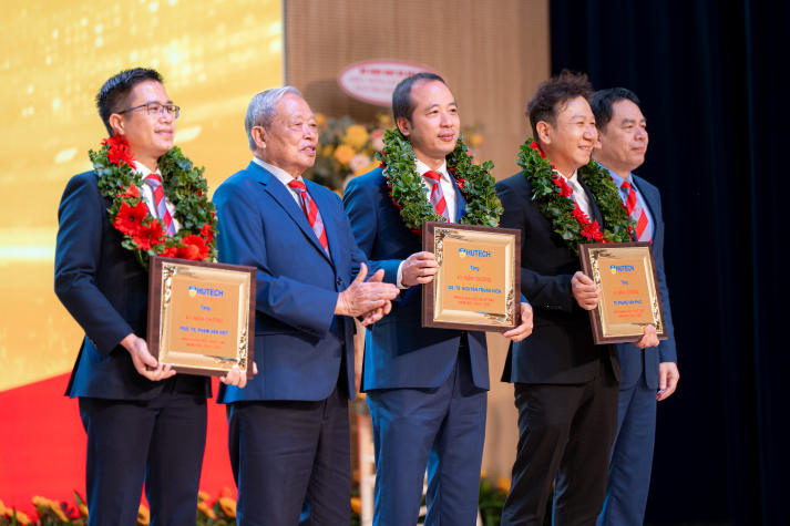 [Video] 13WIN13 long trọng công bố xếp hạng QS Ranking trong dịp Tri ân Nhà giáo 20/11 76