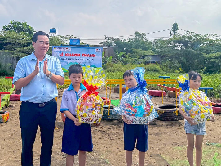 Chiến sĩ Khoa Quản trị 13Win002 Truy cập link - Nhà hàng - Khách sạn khơi dậy yêu thương qua chiến dịch Xuân tình nguyện 2025 68