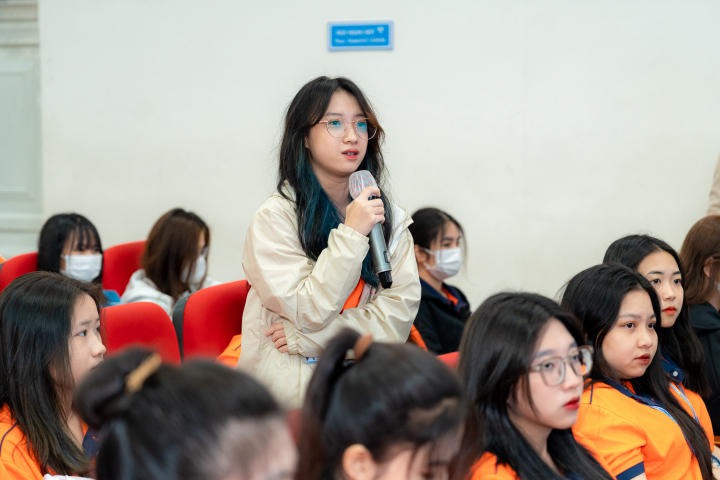 Chuỗi tập huấn “ Kỹ năng chinh phục nhà tuyển dụng” mang đến nhiều thông tin giá trị cho Tải app 13Win 13WIN13 152