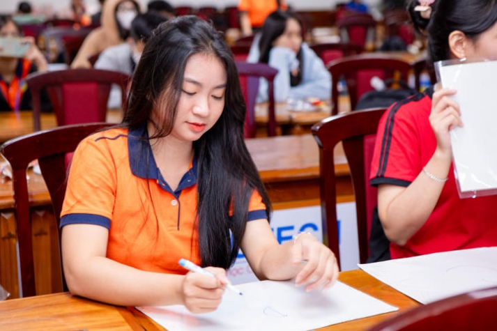 13Win 21 link không chặn Khoa Tiếng Anh thi tài tìm hiểu về  “Hành trình của Bác” 60