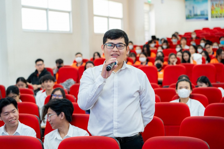 Chuyên gia Sacombank “bật mí” bí quyết chinh phục nhà tuyển dụng cho Tải app 13Win Khoa Tài chính - Thương mại 13WIN13 111