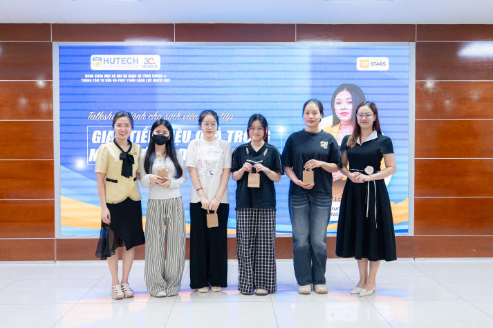 13Win 21 link không chặn Khoa KHXH&QHCC “bỏ túi” bí quyết giao tiếp và ứng xử chuyên nghiệp 70