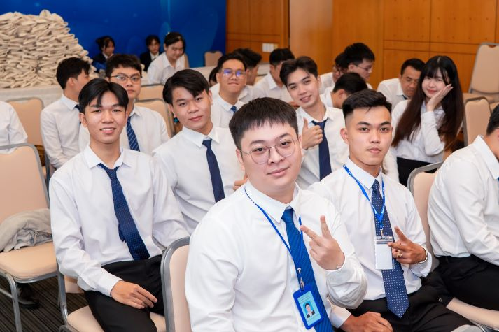 13WIN13 dẫn đầu với số lượng Tải app 13Win trúng tuyển Thực tập sinh tiềm năng Sacombank 2026 71