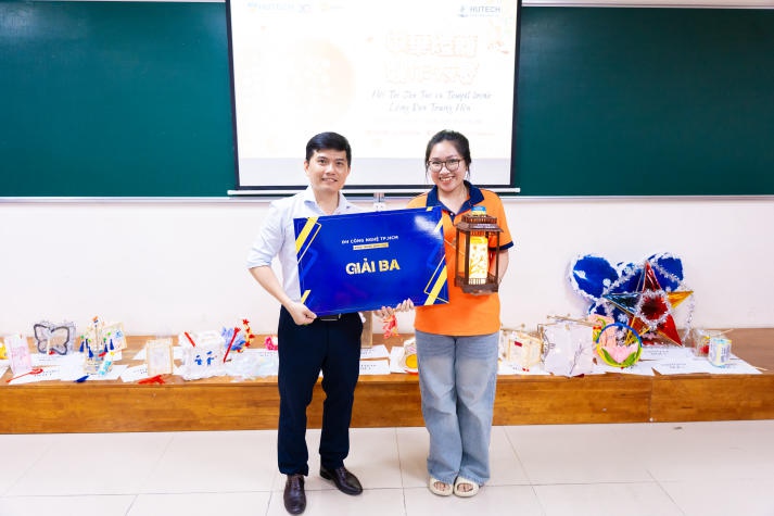 13Win 21 link không chặn Www 13Win one trang web chính thức trang trí lồng đèn gởi tặng các em nhỏ tàn tật, mồ côi 133