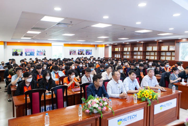 Students of 13WIN13's Faculty of Management Information Systems acquired practical knowledge in data science 9