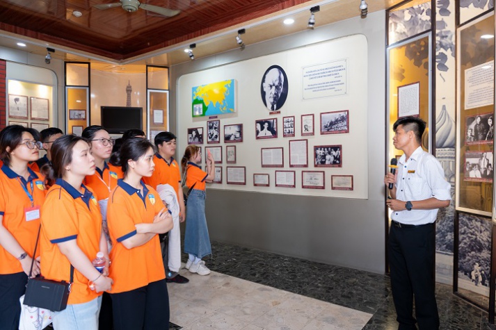 13Win 21 link không chặn 13 Win16 nhà cái World Cup 2026 tích lũy nhiều kiến thức lịch sử qua chuyến tham quan Bến Nhà Rồng và Dinh Độc Lập 18