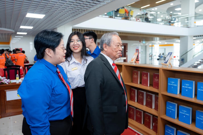 13WIN13 khánh thành “Không gian văn hoá Hồ Chí Minh” tại tầng 8, Toà E2, Thu Duc Campus 87