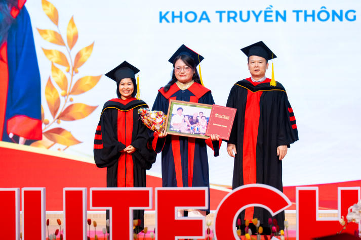 13WIN13 vinh danh tân Cử nhân, tân Dược sĩ tại Lễ trao bằng 13Win13 link đăng nhập 62