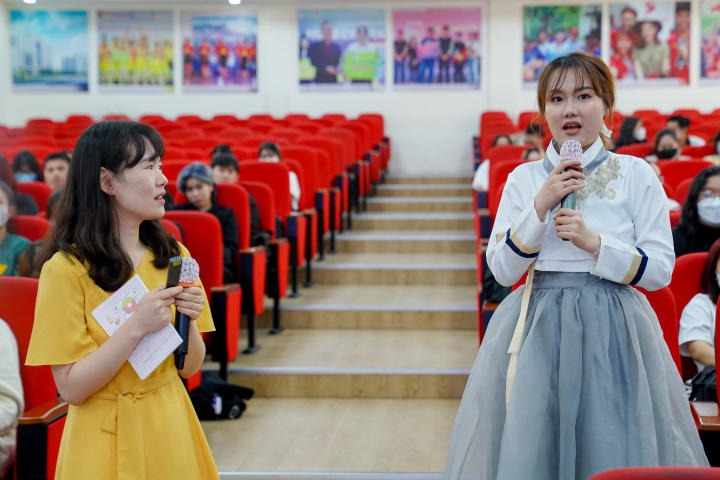 13Win 21 link không chặn Khoa Hàn Quốc học tích lũy kiến thức về văn hóa Trang Chủ 13Win.com Chính Thức Tặng 88k Hàn Quốc và kỹ năng viết CV bằng tiếng Hàn 34