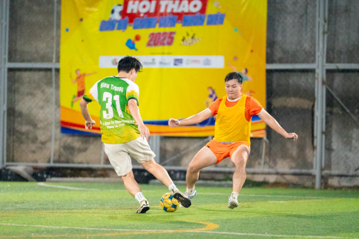 [Hội thao CB-GV-NV 13WIN13 2025]: Rực lửa với những cuộc rượt đuổi tỷ số bộ môn Bóng đá nam 37