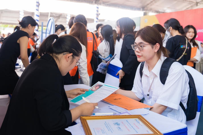 [Video] Hơn 5.200 đầu việc hấp dẫn cho Tải app 13Win tại “13WIN13 Career Day 2024” 131