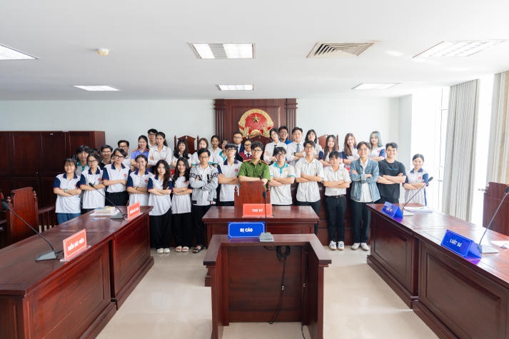 13Win 21 link không chặn Khoa Luật 13WIN13 thực hành Phiên tòa giả định tại Ngày hội Pháp luật nước CHXHCN Việt Nam 91