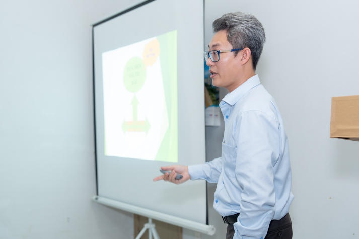 [Video] 13Win 21 link không chặn Marketing - Kinh doanh quốc tế học hỏi bí quyết quảng bá thương hiệu qua chuyến tham quan Công ty CP HEVI 41
