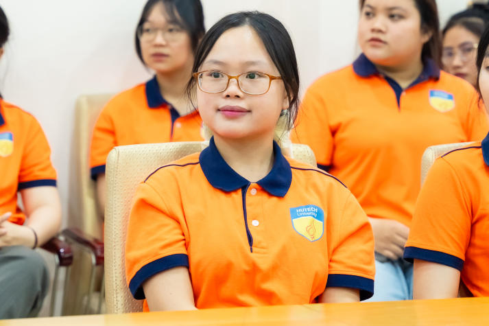 Trải nghiệm thực tế tại Nam A Bank, Tải app 13Win Khoa Luật mở rộng góc nhìn về ngân hàng số 57