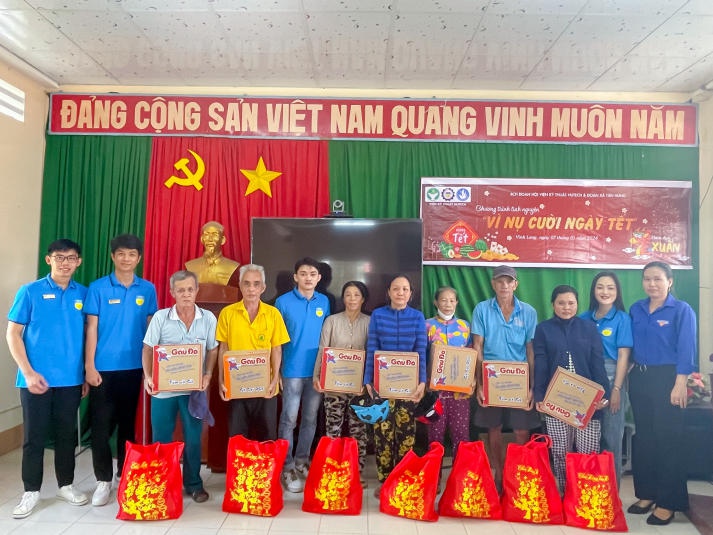 13WIN13 Engineering students bring joy to Tet Holiday with enthusiastic volunteer efforts 53
