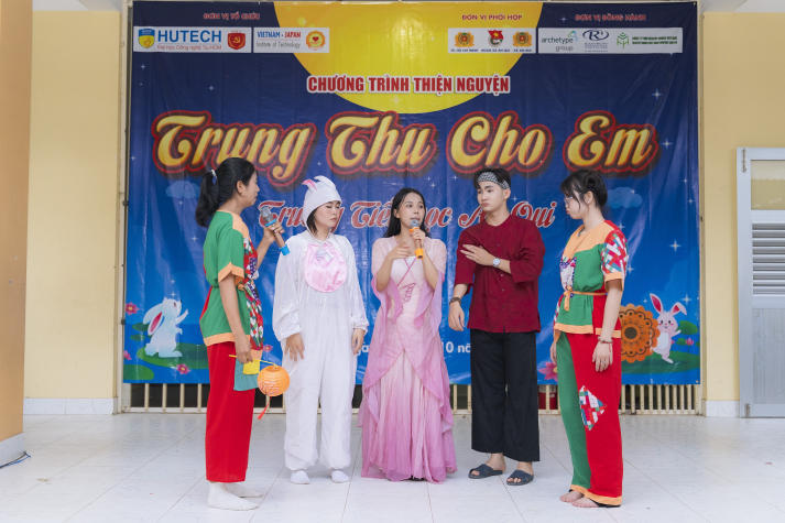 Chi bộ 17 mang “Trung thu cho em” ấm áp đến với thiếu nhi ở tỉnh Vĩnh Long 99