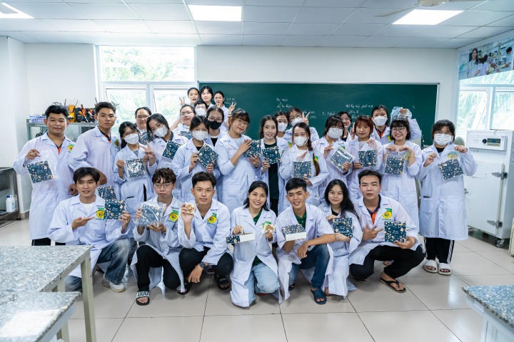 Applied Sciences students crafted handmade cakes to celebrate Mid-Autumn Festival 92