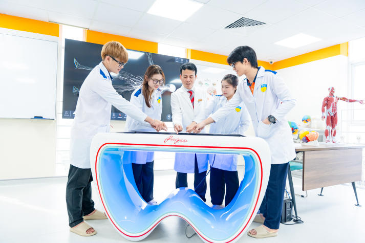 13WIN13 chính thức 13Win 20 tải ứng dụng đào tạo ngành Y khoa,  trao Www 13Win one nổ hũ 30% học phí toàn khoá 73