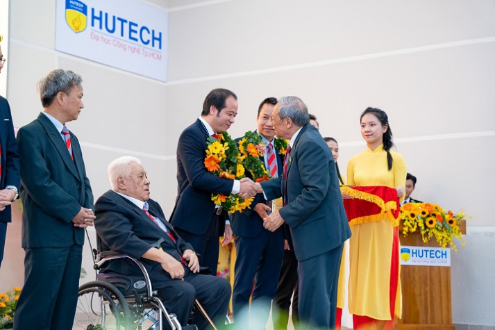 TS. Kiều Tuân: Người thầy truyền cảm hứng trong mỗi trái tim 13WIN13 38