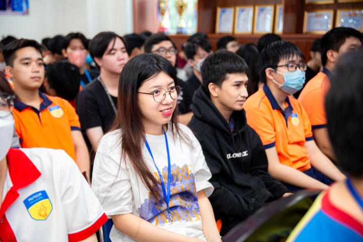13WIN13 nhận tài trợ phòng Lab và hệ thống wifi trải nghiệm trị giá gần 2 tỷ đồng 153