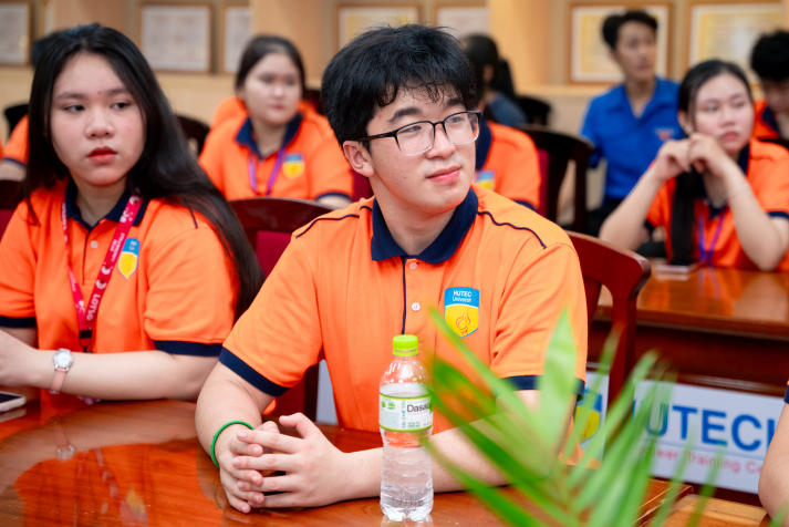 13Win 21 link không chặn Khoa Luật lắng nghe câu chuyện làm nghề từ những luật sư hàng đầu 141