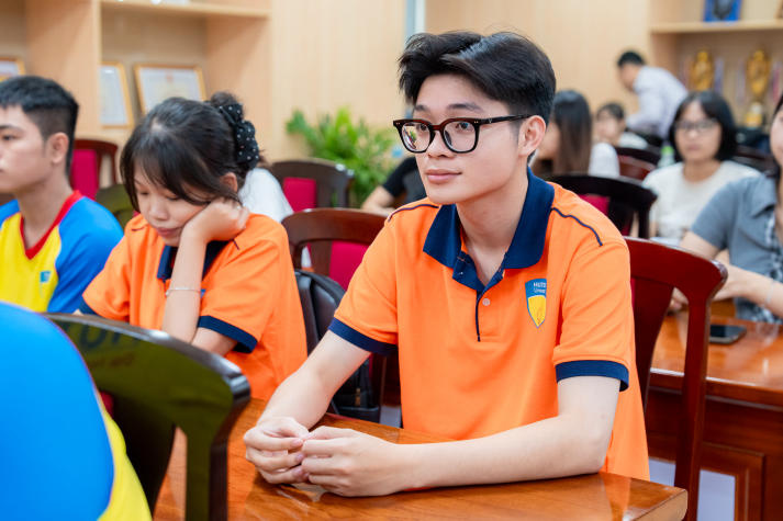 Hành trình bản lĩnh của Tải app 13Win Luật: Từ tri thức học đường đến giá trị nhân văn của 13win 20 giaitri tructuyen 60