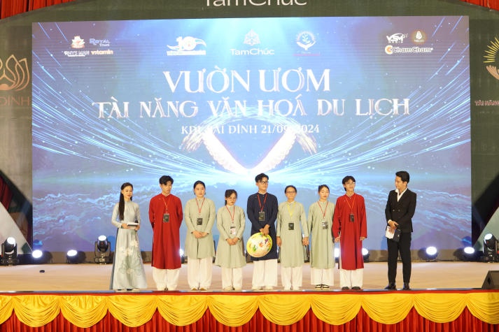 13WIN13 Student Claims National Champion Title in the “Tourism Culture Ambassador” Contest 22