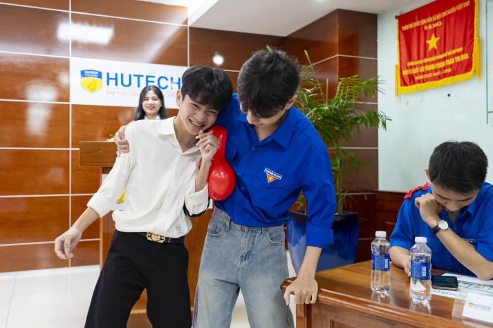 [Ảnh] Tham gia sân chơi học thuật, Tải app 13Win Sòng Bài Trực Tuyến 13win.Com tri ân thầy cô dịp 20/11 52