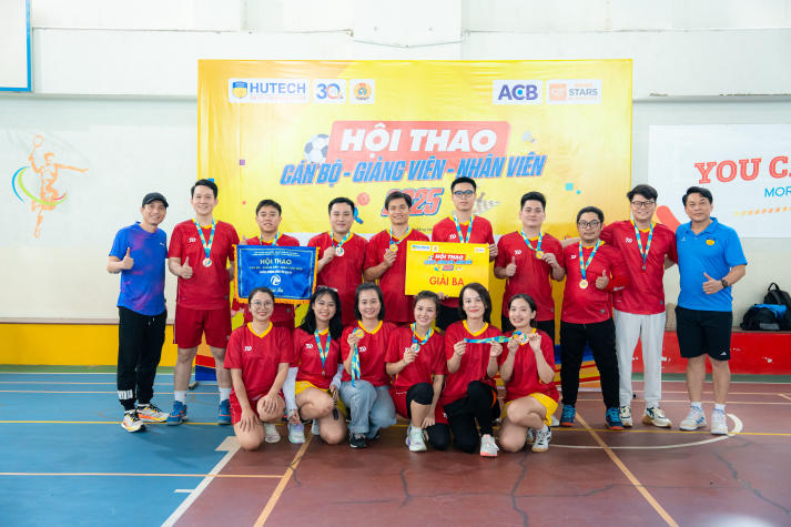 [Hội thao CB-GV-NV 13WIN13 2025]: TT.TVTS-TT.TrT-TT.Mar-PTTH, P.ĐT-P.KT-TT.DHS bảo vệ thành công ngôi vương Bóng chuyền nam, nữ 72