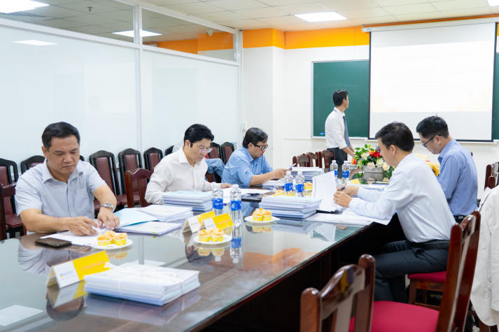 Giải quyết "bài toán" pháp lý từ thực tiễn kinh tế - xã hội tại buổi bảo vệ luận văn/đề án 13Win 22 miễn phí mỗi ngày Luật kinh tế 16